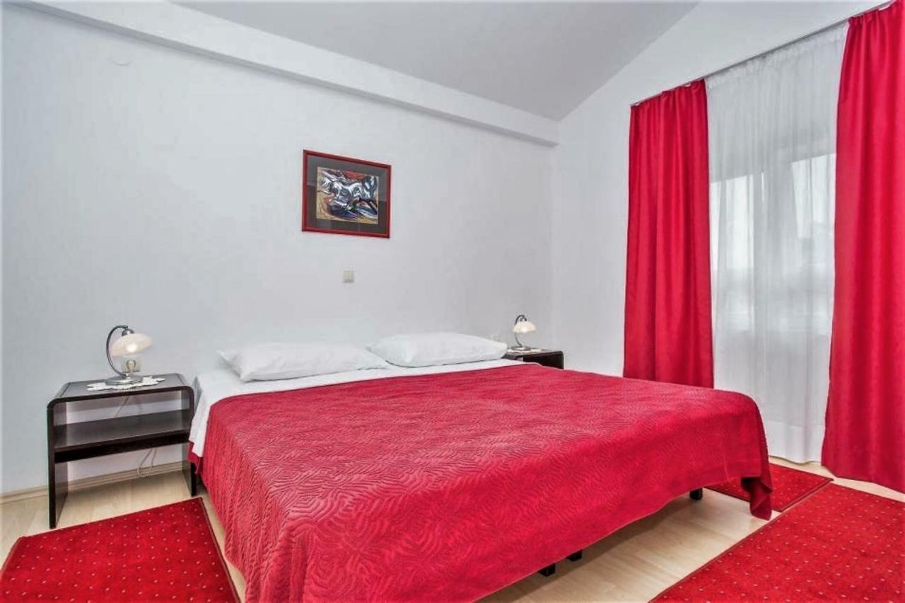 Apartments Macolic Rab Town Buitenkant foto